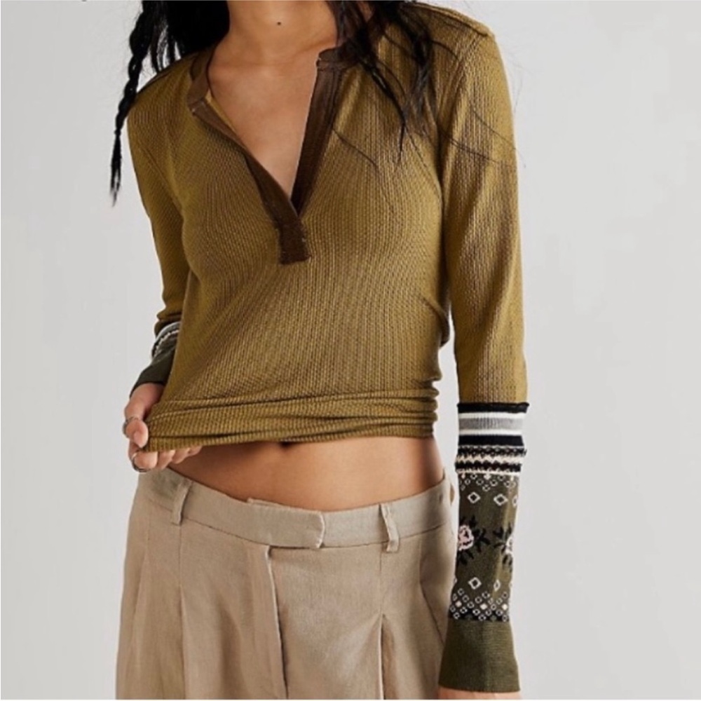 NWT FREE PEOPLE Mikah layering cuff knit top size XS green longsleeve henley - Picture 5 of 11